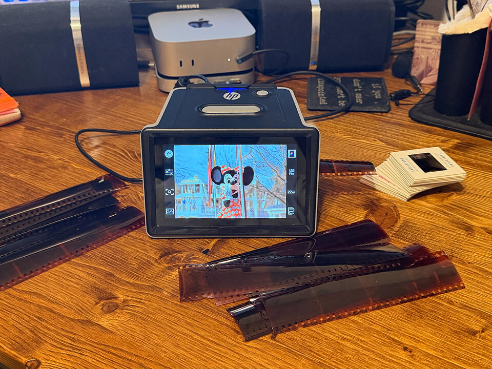 HP FilmScan 5” Touchscreen Film Scanner review – digitize your old ...