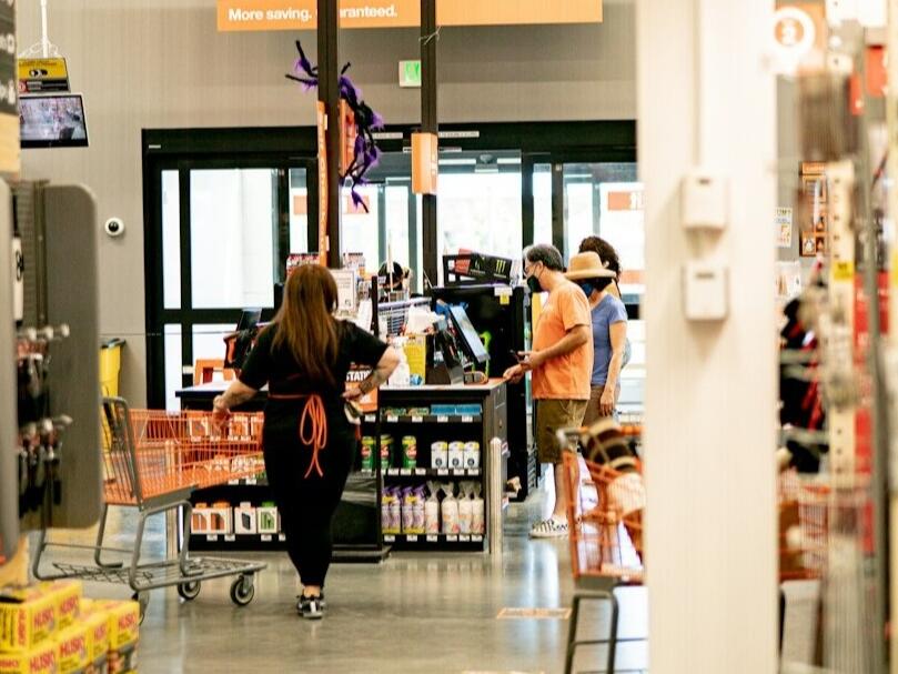 Cops: California Home Depot retail thieves left infant in car in handicap spot as they looted store