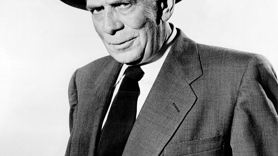 The Tragic Death of 'Perry Mason' Actor Ray Collins: 6 Decades Later ...