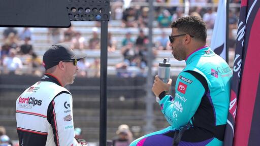 NASCAR Legend Kevin Harvick Pulls No Punches on Bubba Wallace's Costly  Chicago Clash With Alex Bowman - NewsBreak