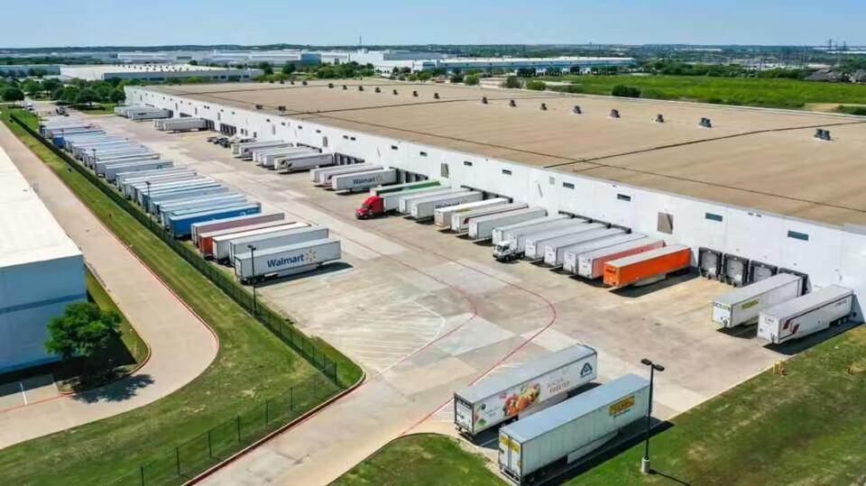 Private equity firm Stonepeak adds Texas railyard to its logistics catalog