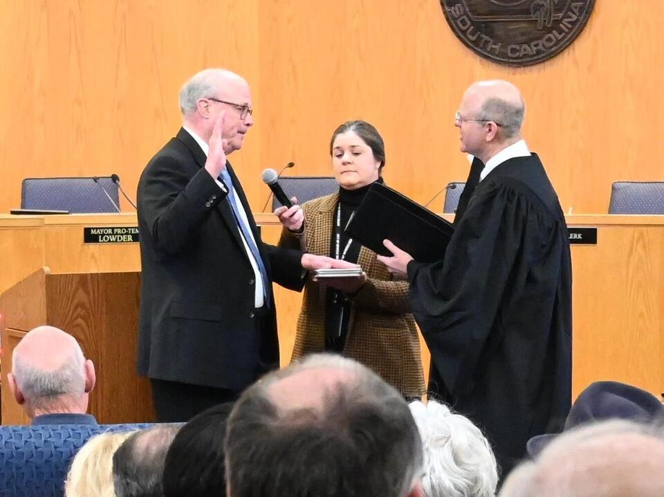 Dr. Phil Render returns to Myrtle Beach City Council - NewsBreak