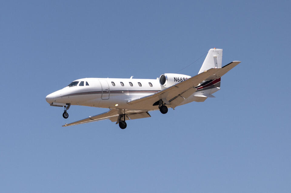 Mark Gongloff: Private jets have a free-rider problem - NewsBreak