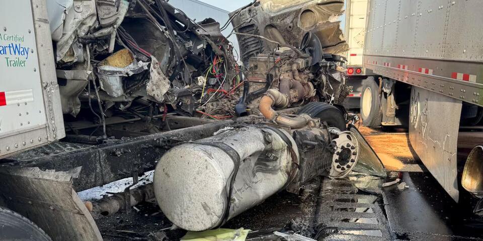 Crash on I-70 in Clay County sends one to hospital