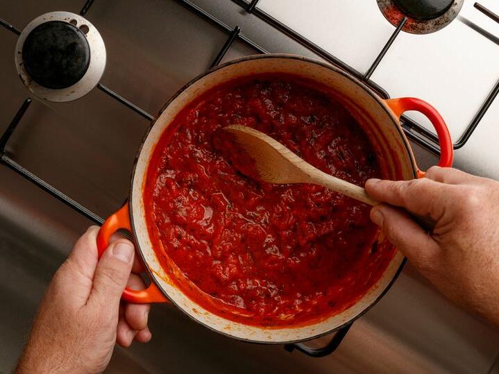 Sauce recall as FDA declares risk of consuming certain spaghetti sauces