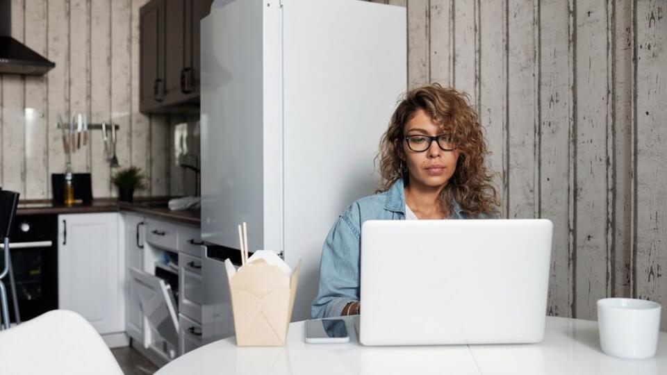 IRS examination and collection staff fell from 27,217 to 19,612 in a ...