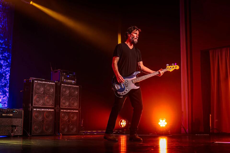 Exclusive: Keanu Reeves Talks Dogstar, His Bass Rig, and the Players ...