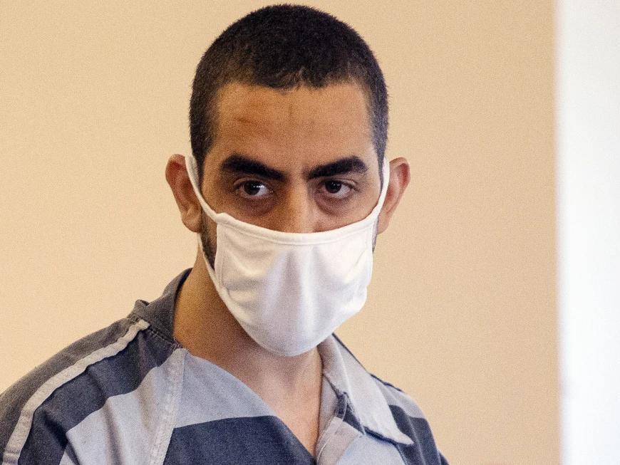 Salman Rushdie's alleged assailant won't see author's private notes