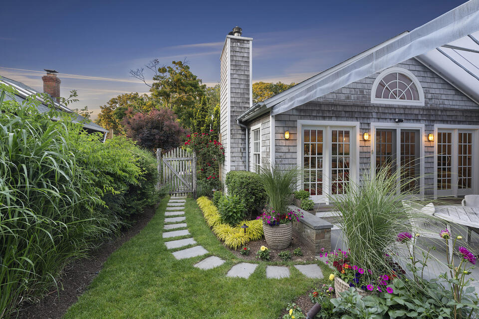 South Fork Dream Home: a quintessential beach cottage in the historic Springs community