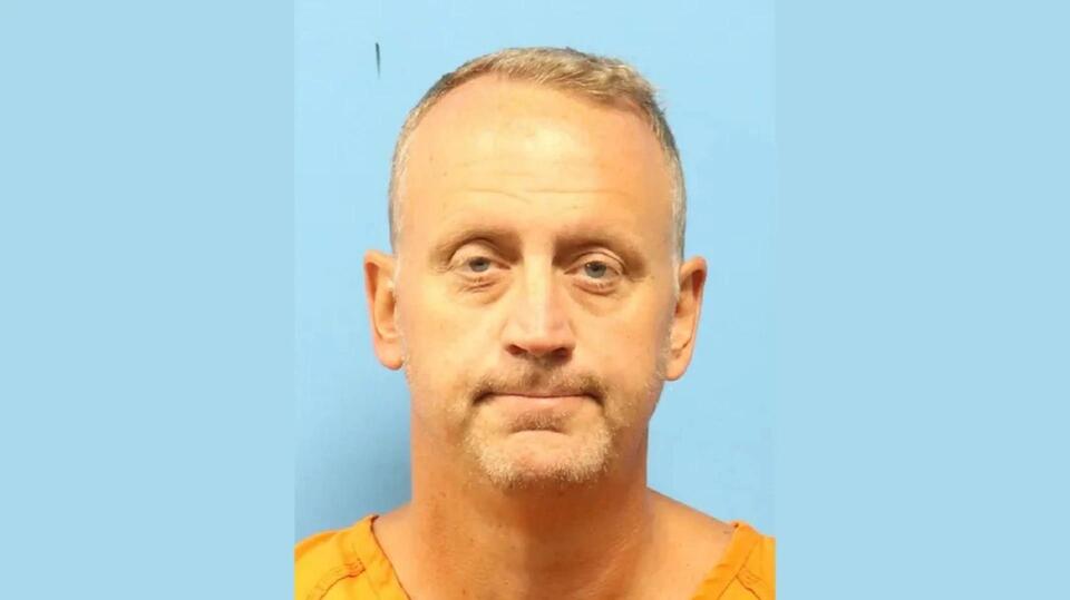 Former UA sports writer enters plea for soliciting prostitution