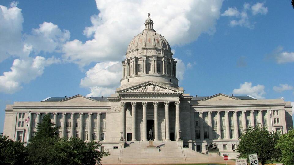Governor Kehoe orders Capitol dome illuminated red for drug prevention ...