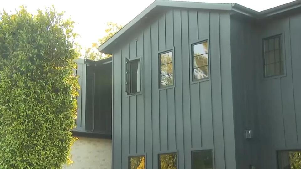 Encino residents frustrated with home used to film OnlyFans content