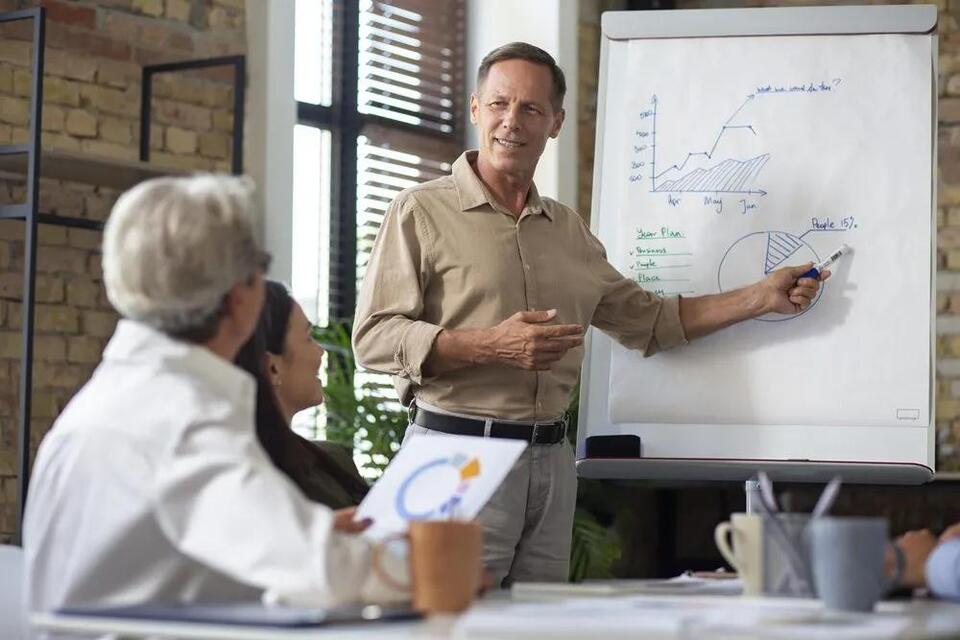 5 Signs Your Small Business Needs a Business Coach, Not Just an Accountant