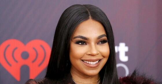 Ashanti Steps Out In Fashionable Black & White Two-Piece Set And We’re Like Yas! – NewsBreak
