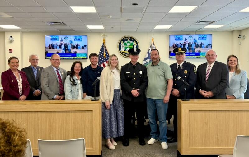 Riverhead hires new police officer - NewsBreak