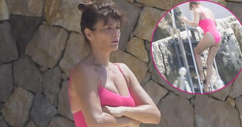 bikini　helena christensen Helena Christensen, 56, Looks Ageless as She Flaunts Her