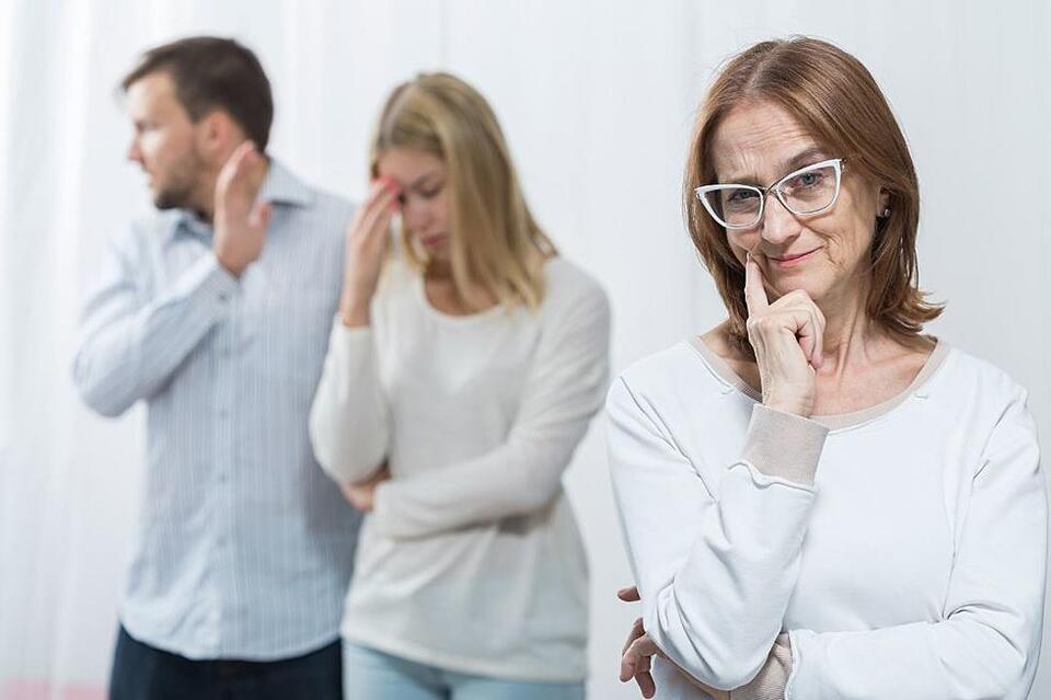 Man on Reddit Draws Mixed Reactions After Telling Wife Her ‘Cold ...