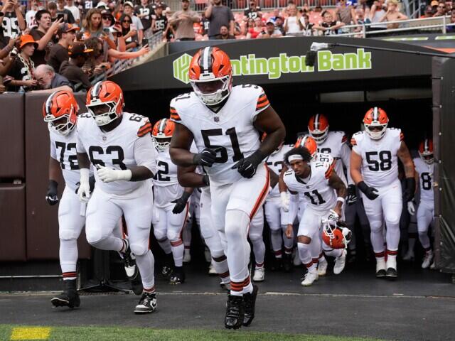 Browns preseason game to resume at 2:15 p.m. after severe weather delay