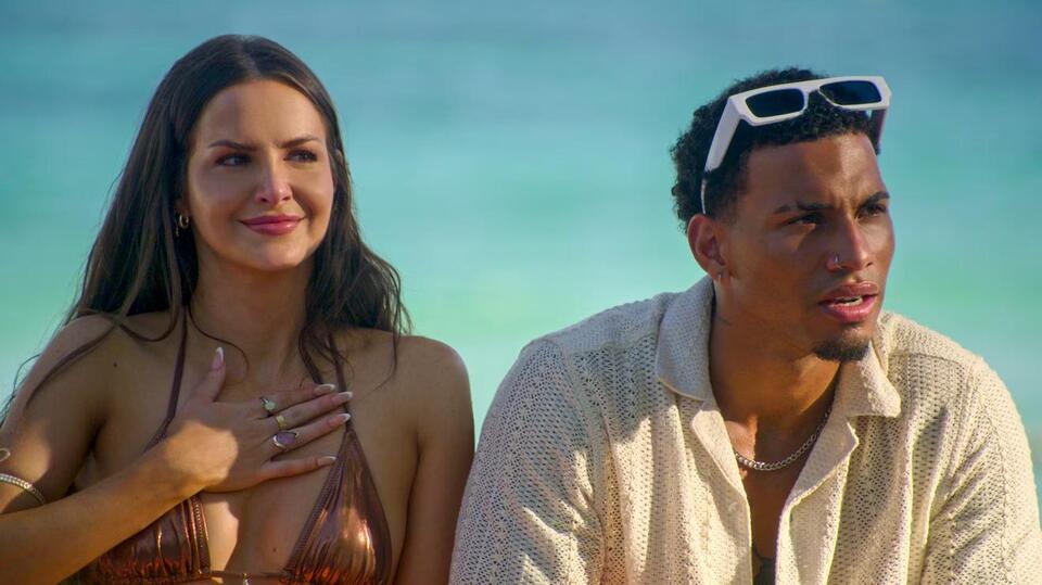 Sandy & Louis Detail How They “Fizzled Out” After Perfect Match - NewsBreak