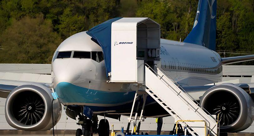 Boeing books 303 aircraft orders; hits 737 MAX output milestone in may ...