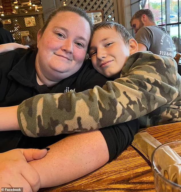 Mom in Ohio tells Daily Mail her son, 14, was hospitalized with same(02)