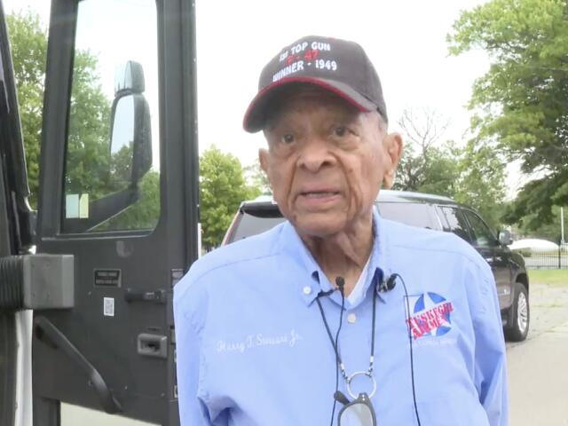 One of the last living Tuskegee Airmen, Harry Stewart, dies at 100 ...