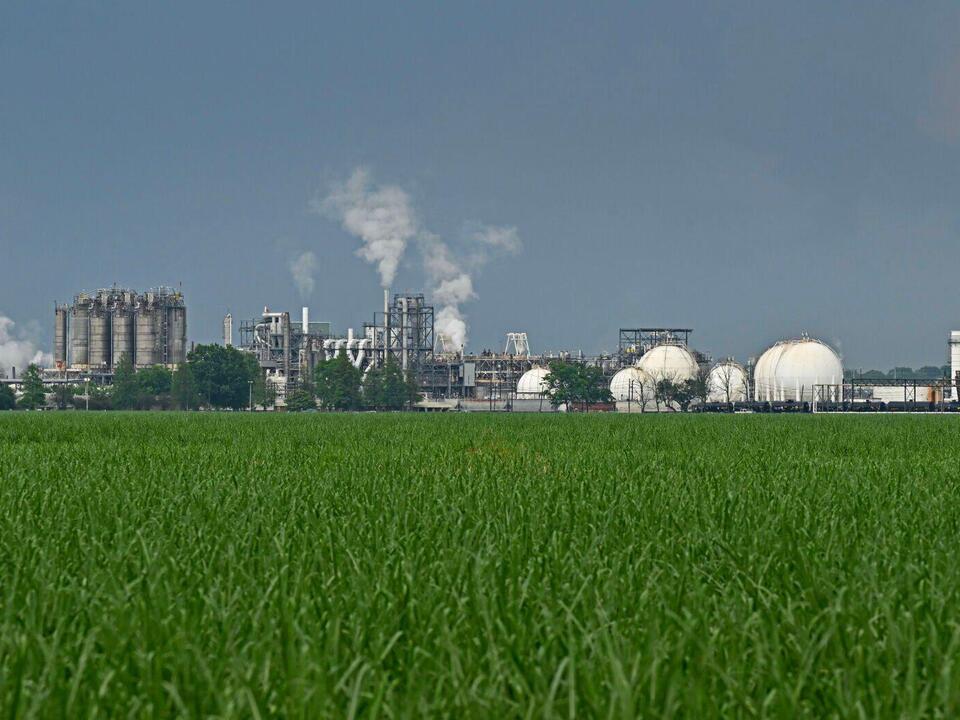 3 workers treated after chlorine leak at Louisiana Shintech plant; no serious injuries