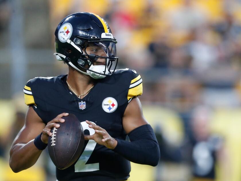 Justin Fields opens up on Steelers QB controversy, rumblings that