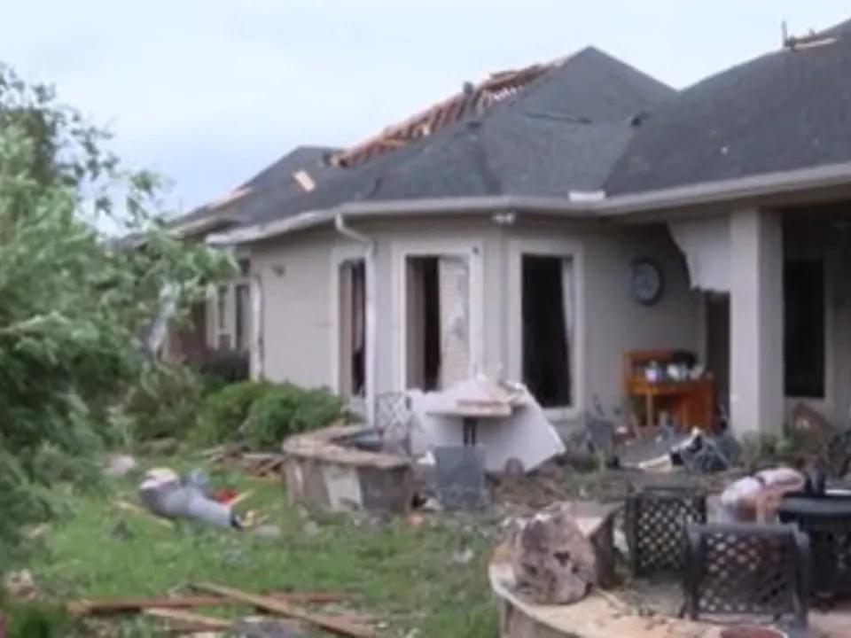 Houston storm: How to set up debris for pickup