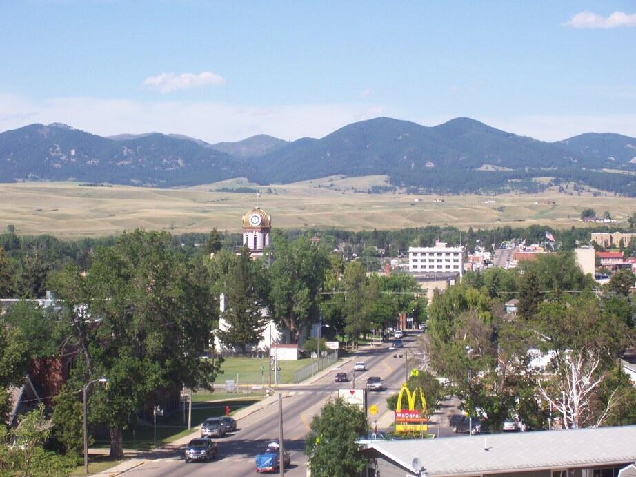 Lewistown City Commission holds regular meeting