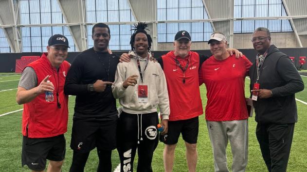 Pass Rusher JT Austin Commits to Cincinnati Following Official Visit
