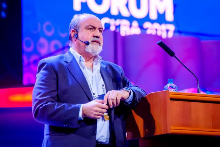 'Black Swan' Author Nassim Taleb Says AI Will Trigger a ‘Collapse in ...