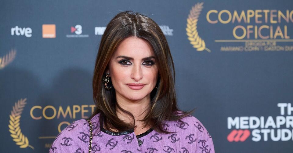 Penélope Cruz Stuns in a Purple Chanel Mini Dress & Chunky Platform Pumps at a Photo-Call in Madrid – NewsBreak