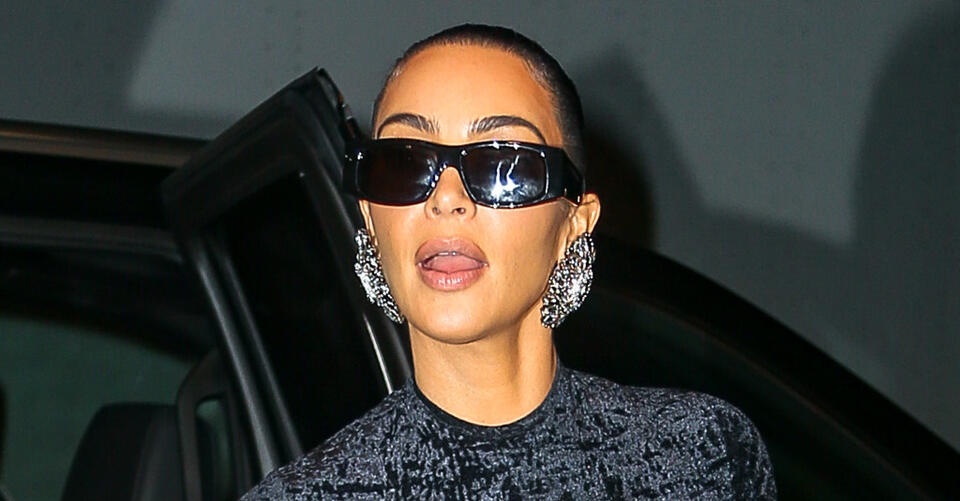 Kim Kardashian Is Smoother Than Ever in a Velvet Bodycon Dress & Black Velvet Boots – NewsBreak