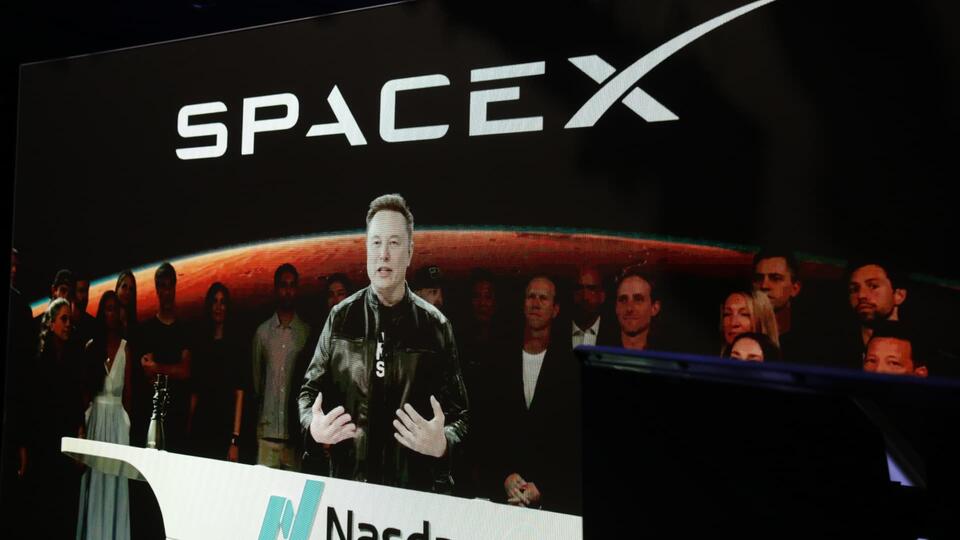 SpaceX earnings live updates: Stock jumps almost 10% ahead of first earnings report since IPO