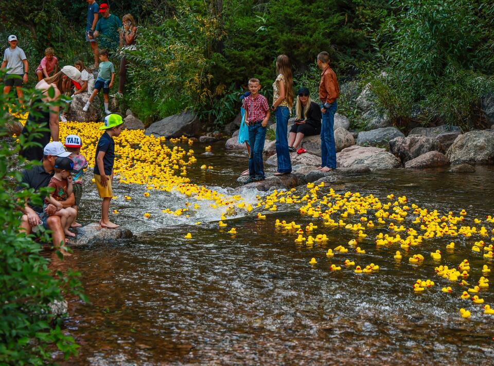 Vail Edwards Rotary Club announces scholarship winners - NewsBreak