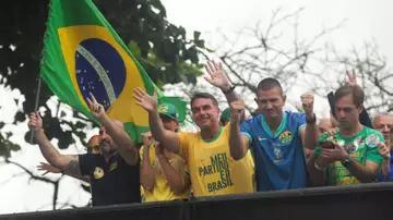 Lula and Bolsonaro make final push for votes ahead of Brazil's knife ...
