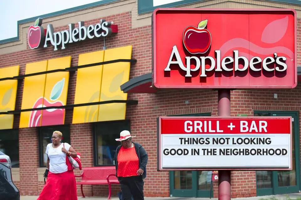 Not Looking Good in the Neighborhood: Applebee’s Abruptly Closes 8 ...