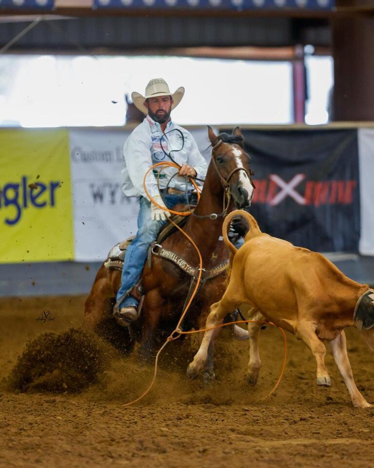 ‘Feels Like Cheating’: Paul Eaves Wins TX Best 6-&-Under Heeling on JC Flake’s Smart Frisky Pepto
