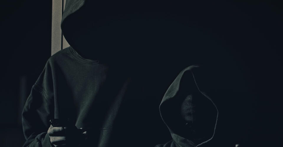 Searches for Gap Hoodies Skyrocket Following Kanye West’s ‘Heaven and Hell’ Music Video – NewsBreak