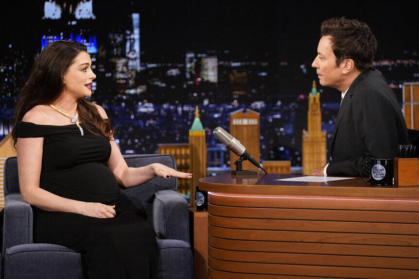 Anne Hathaway Reacts to Her Viral Verity Red Carpet Moment: 
