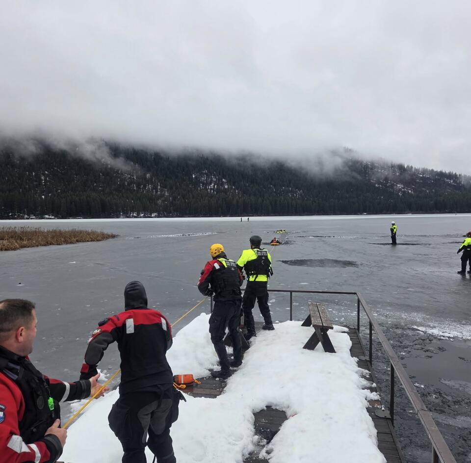 Lucky Man Falls Through Ice Near Officers Conducting Ice Rescue ...