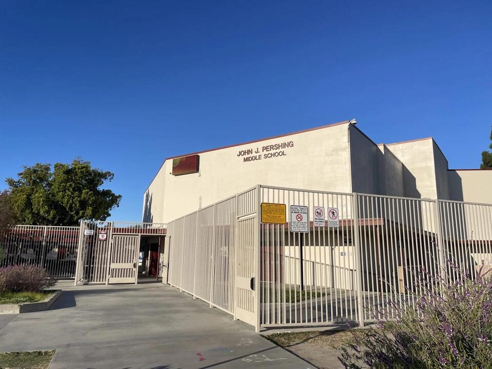 Parents and young daughter found dead inside San Carlos home - NewsBreak
