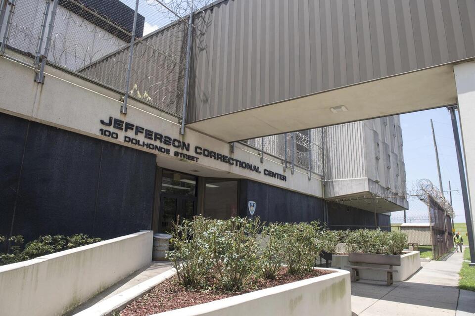 Jefferson Parish inmate awaiting extradition dies after being taken to ...