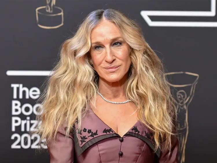 Sarah Jessica Parker on Summer Reading Recommendations, Foregoing Her Glasses, and Her Honest Thoughts on Self-Care