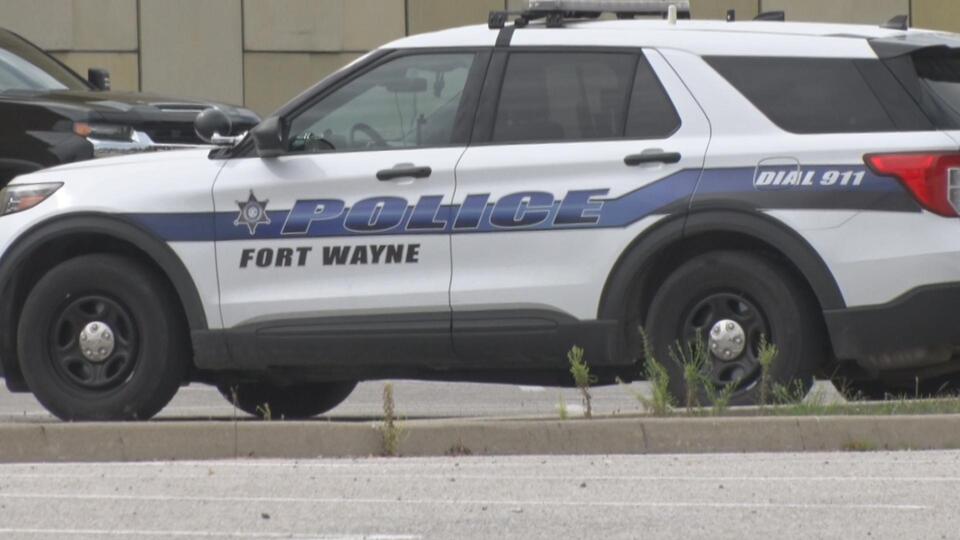 Fort Wayne officer shares story of saving man in mental health crisis ...