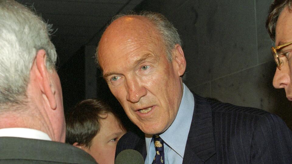 Former Sen. Alan Simpson Dies at 93 After Breaking Hip - NewsBreak