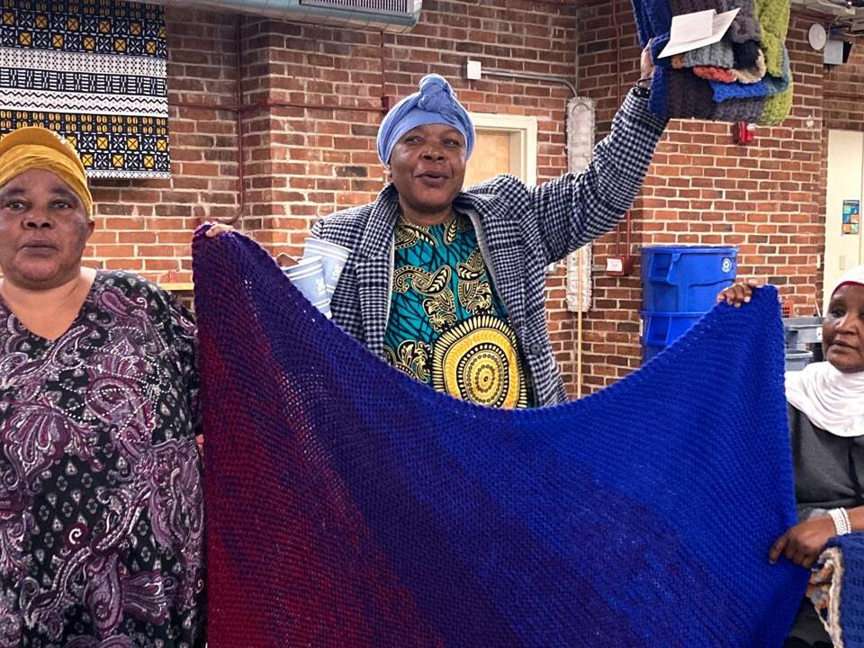 Handmade blankets refugees, immigrants to US