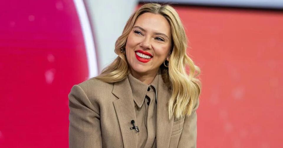 Scarlett Johansson Snaps When Paparazzi Interferes With Filming of 'Paper Tiger' - NewsBreak