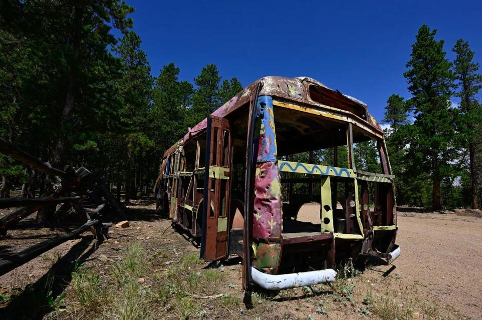 This Nederland nature center sees a graffiti-covered vintage bus as art, not scrap